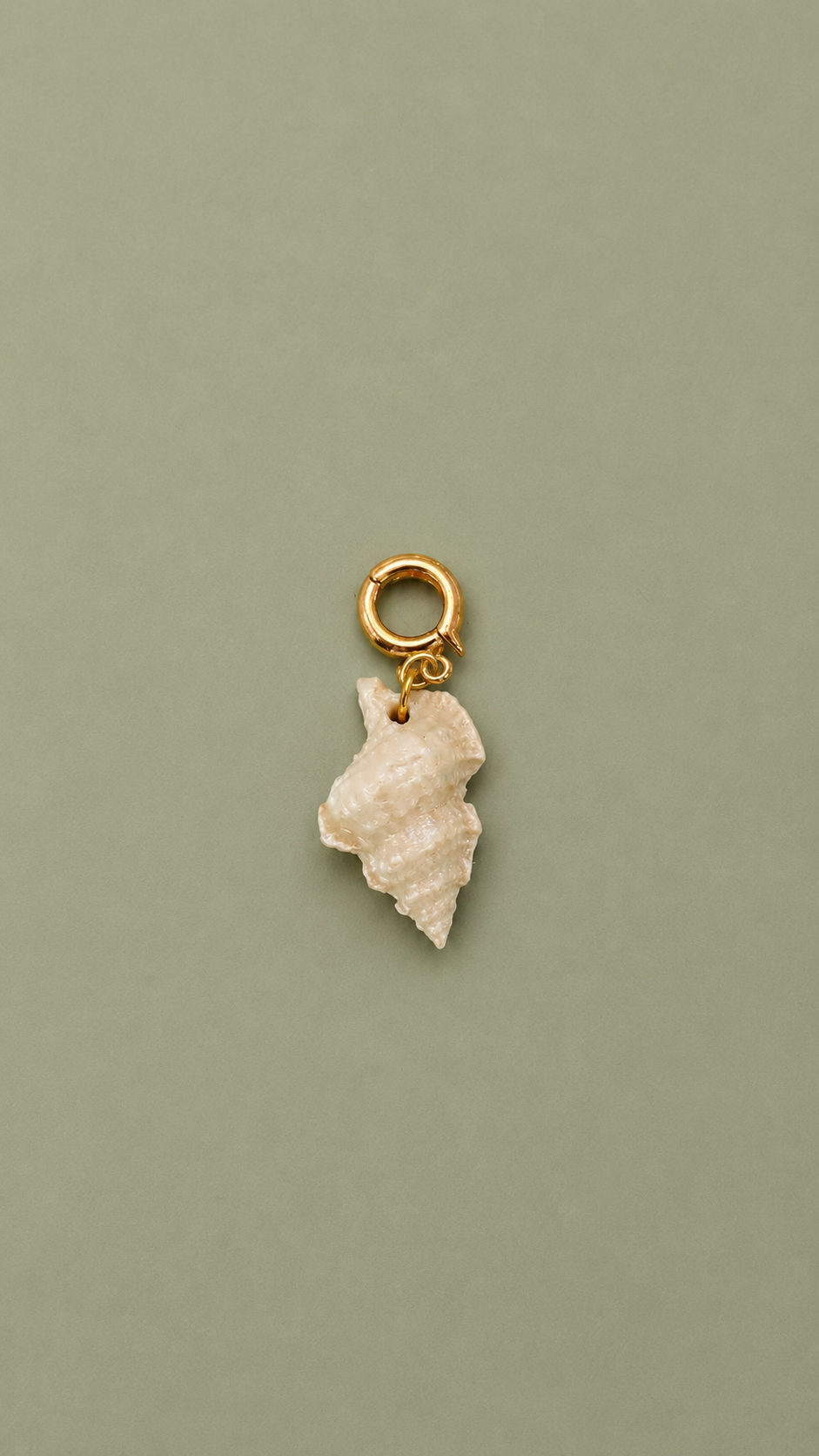 Charm ceramico con cierre dorado de acero inoxidable